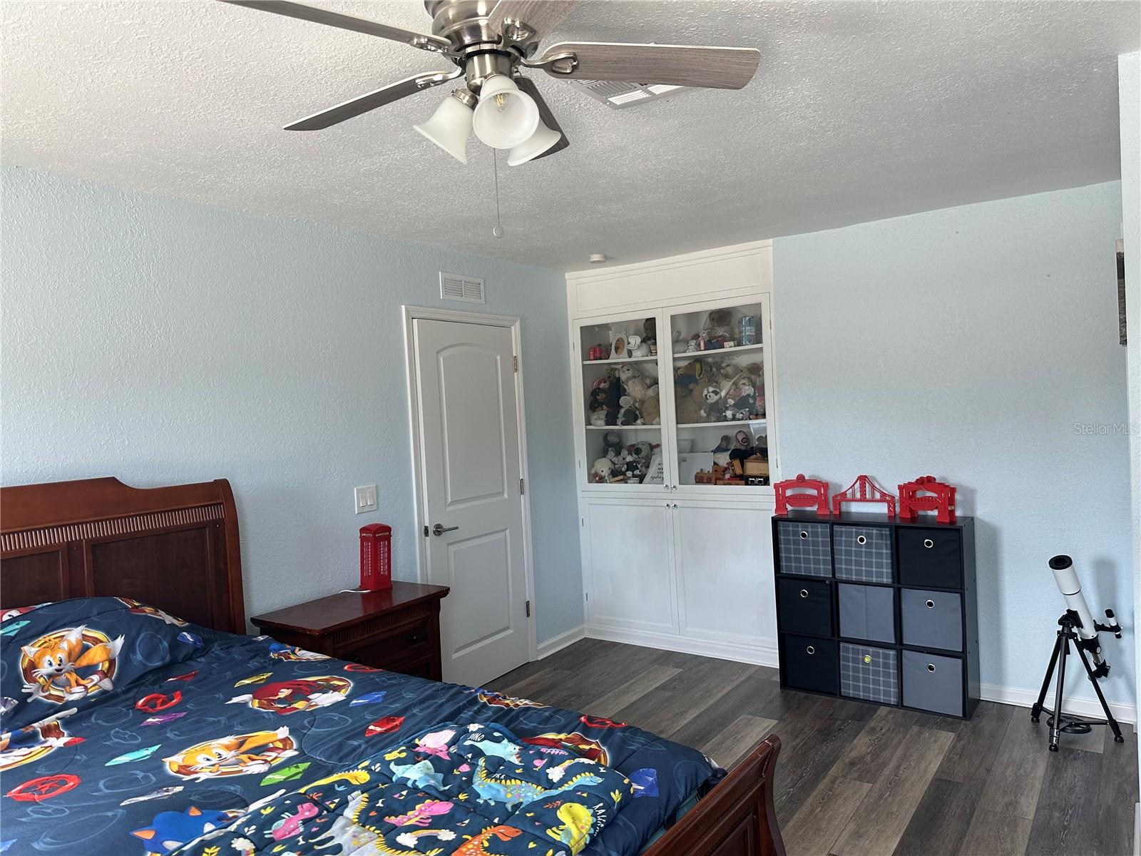 Image 31 of 67 For 1181 Larchmont Drive