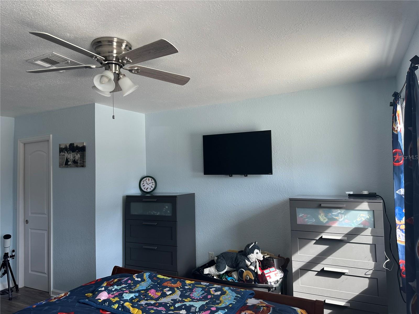 Image 32 of 67 For 1181 Larchmont Drive