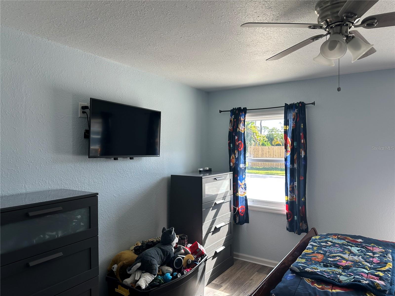 Image 34 of 67 For 1181 Larchmont Drive