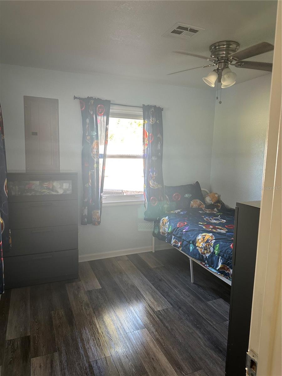 Image 36 of 67 For 1181 Larchmont Drive