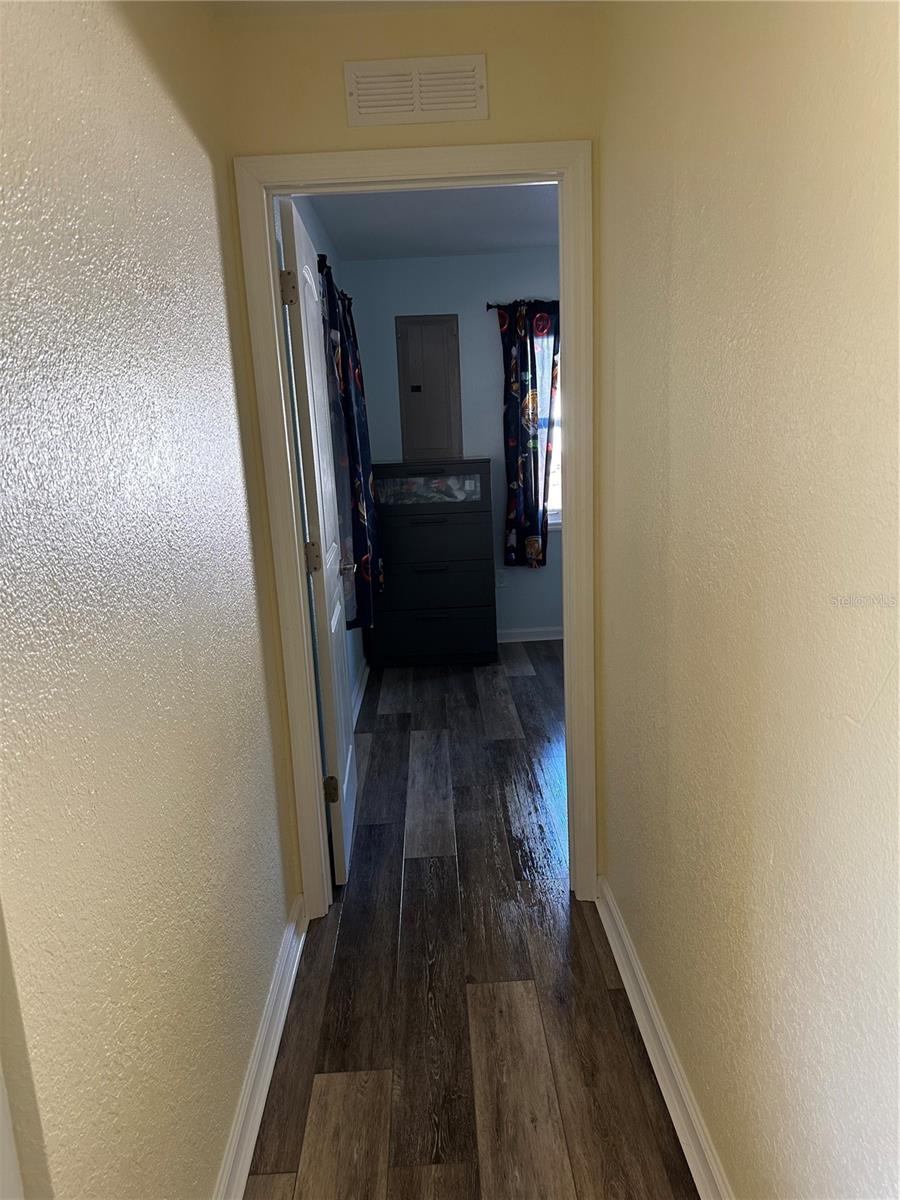 Image 39 of 67 For 1181 Larchmont Drive