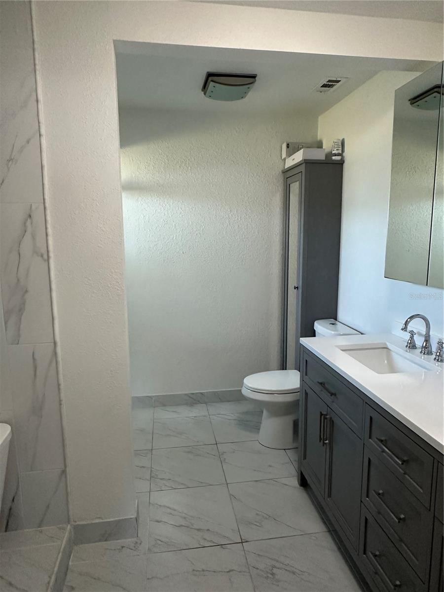 Image 40 of 67 For 1181 Larchmont Drive