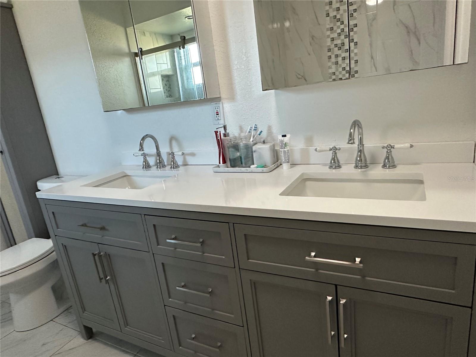 Image 41 of 67 For 1181 Larchmont Drive