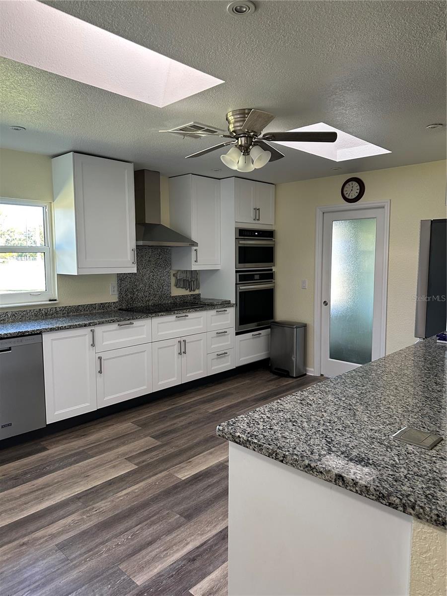 Image 50 of 67 For 1181 Larchmont Drive