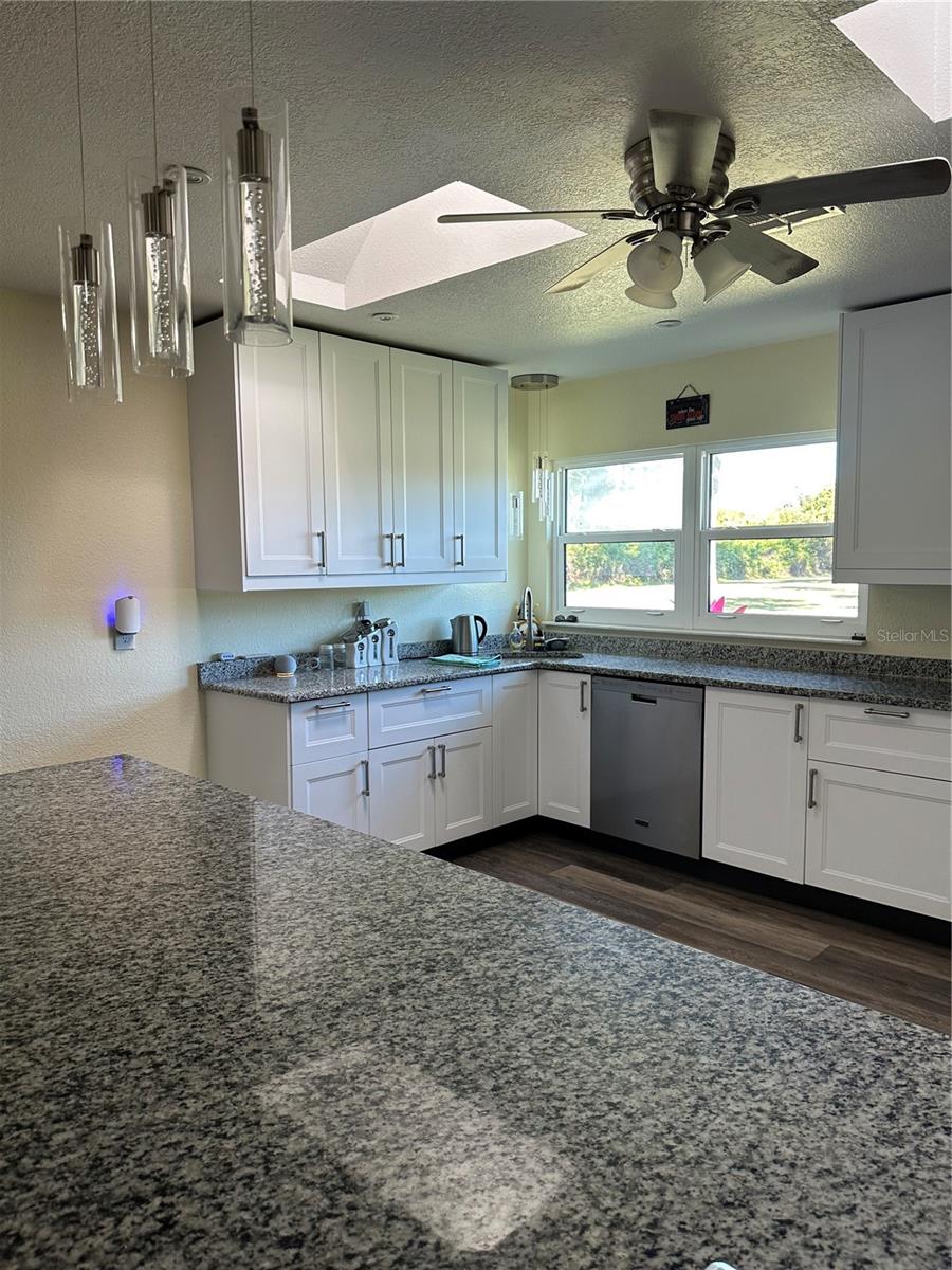 Image 51 of 67 For 1181 Larchmont Drive