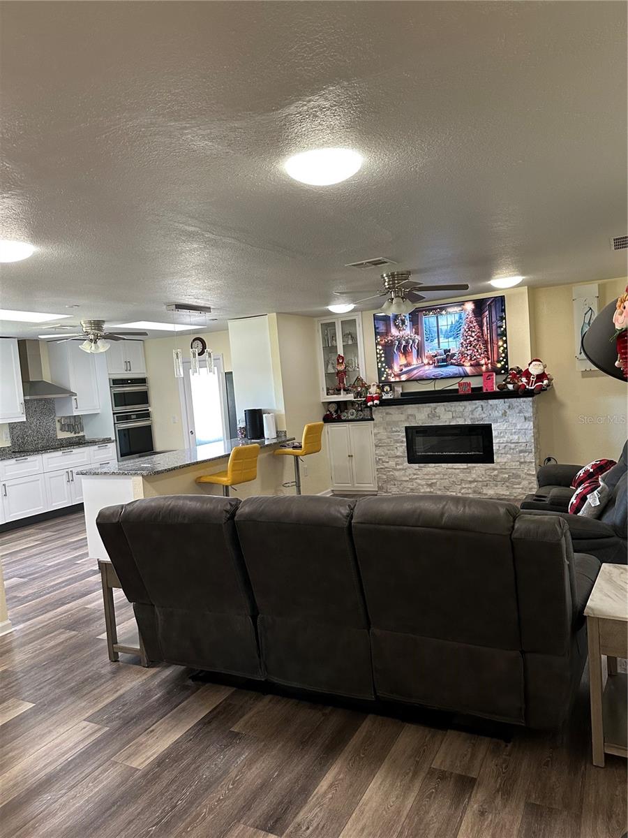 Image 54 of 67 For 1181 Larchmont Drive