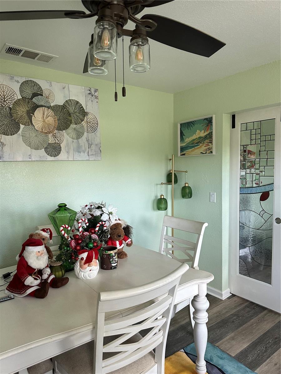 Image 8 of 67 For 1181 Larchmont Drive