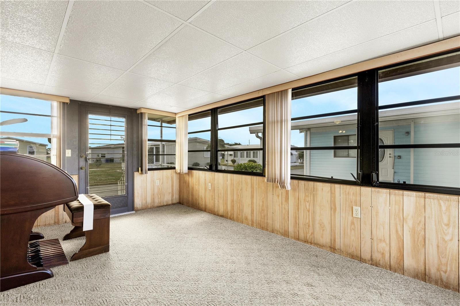 Image 13 of 49 For 357 Longwood Drive