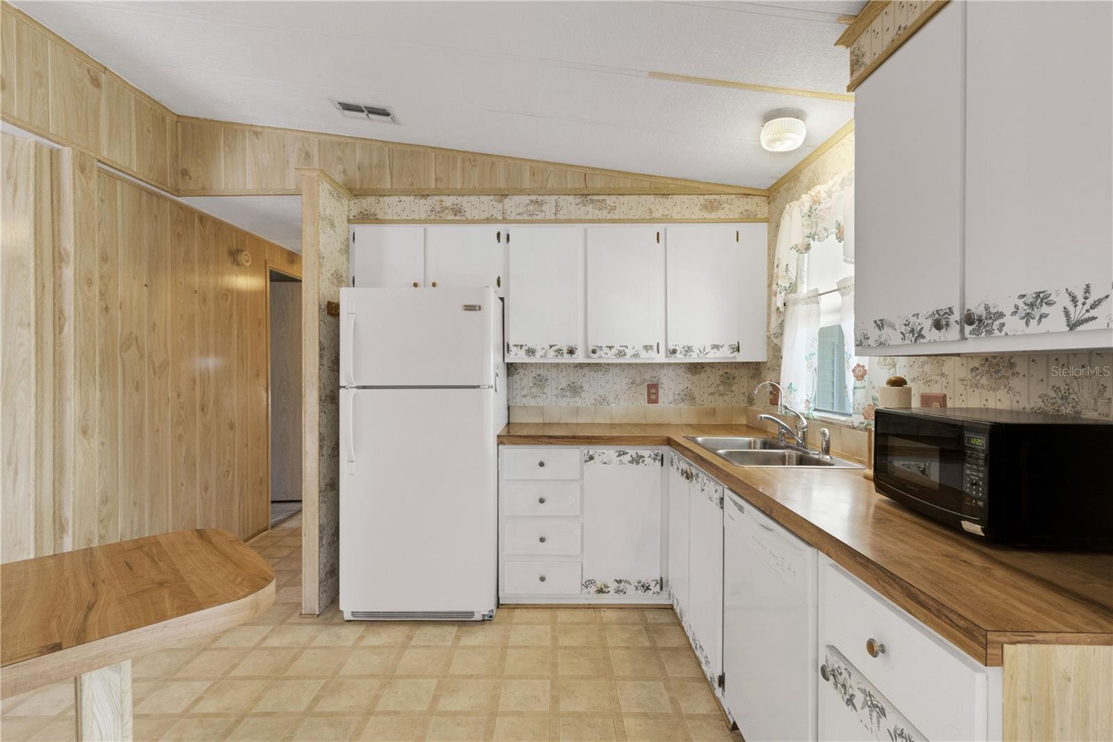 Image 25 of 49 For 357 Longwood Drive