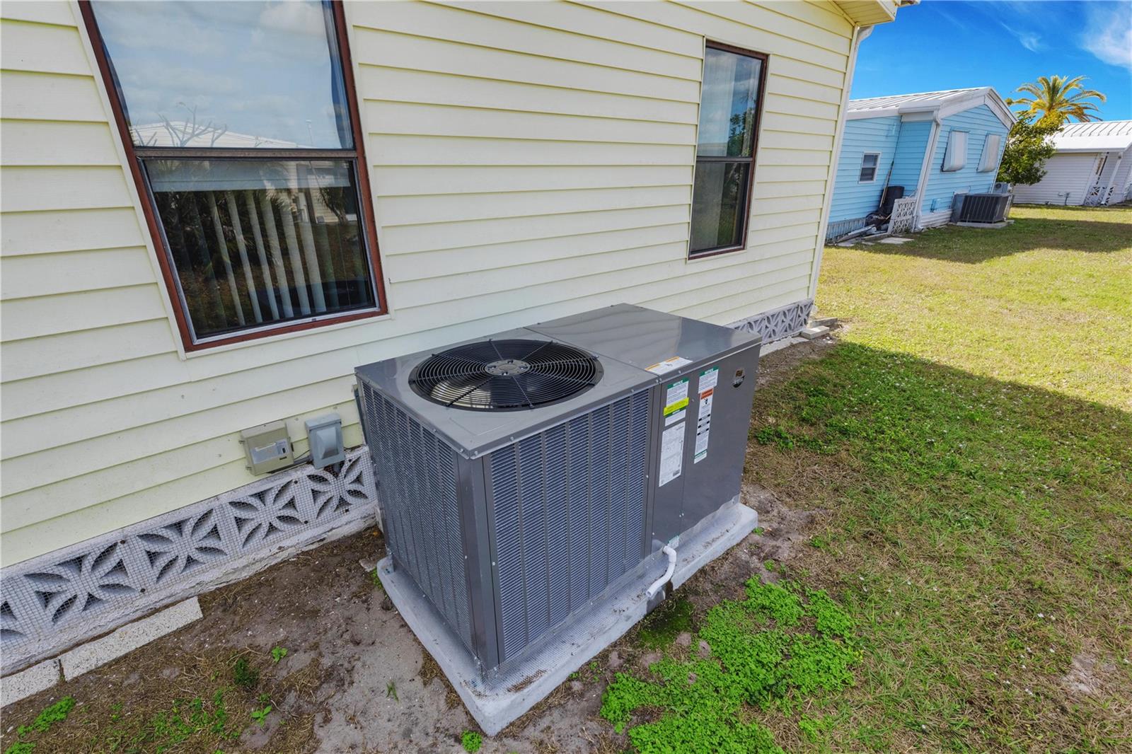 Image 6 of 49 For 357 Longwood Drive