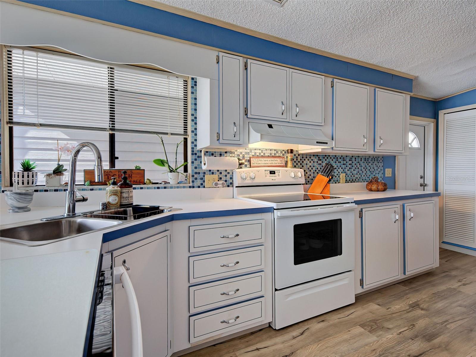 Image 24 of 49 For 3029 Audubon Avenue