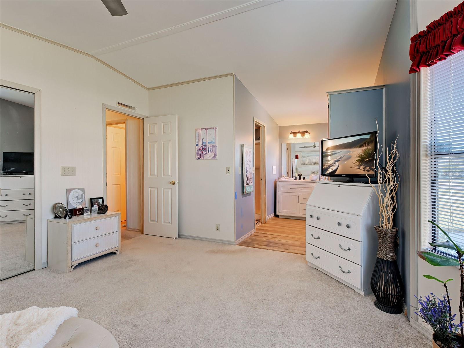 Image 41 of 49 For 3029 Audubon Avenue