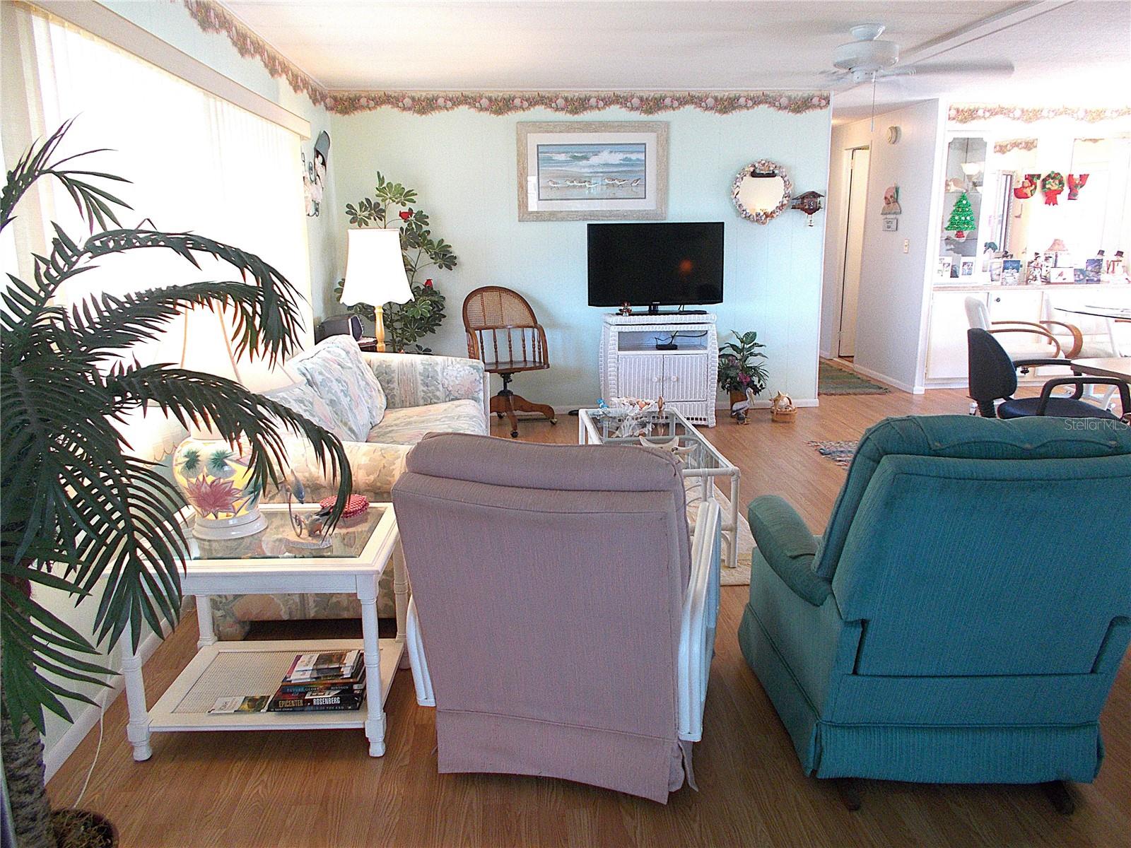 Image 9 of 28 For 506 Walnut Circle