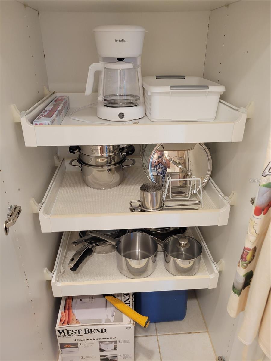 Image 17 of 27 For 220 Santa Maria Street 442