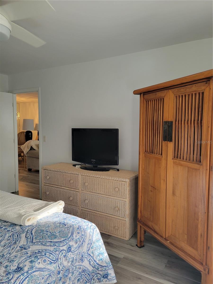 Image 21 of 27 For 220 Santa Maria Street 442