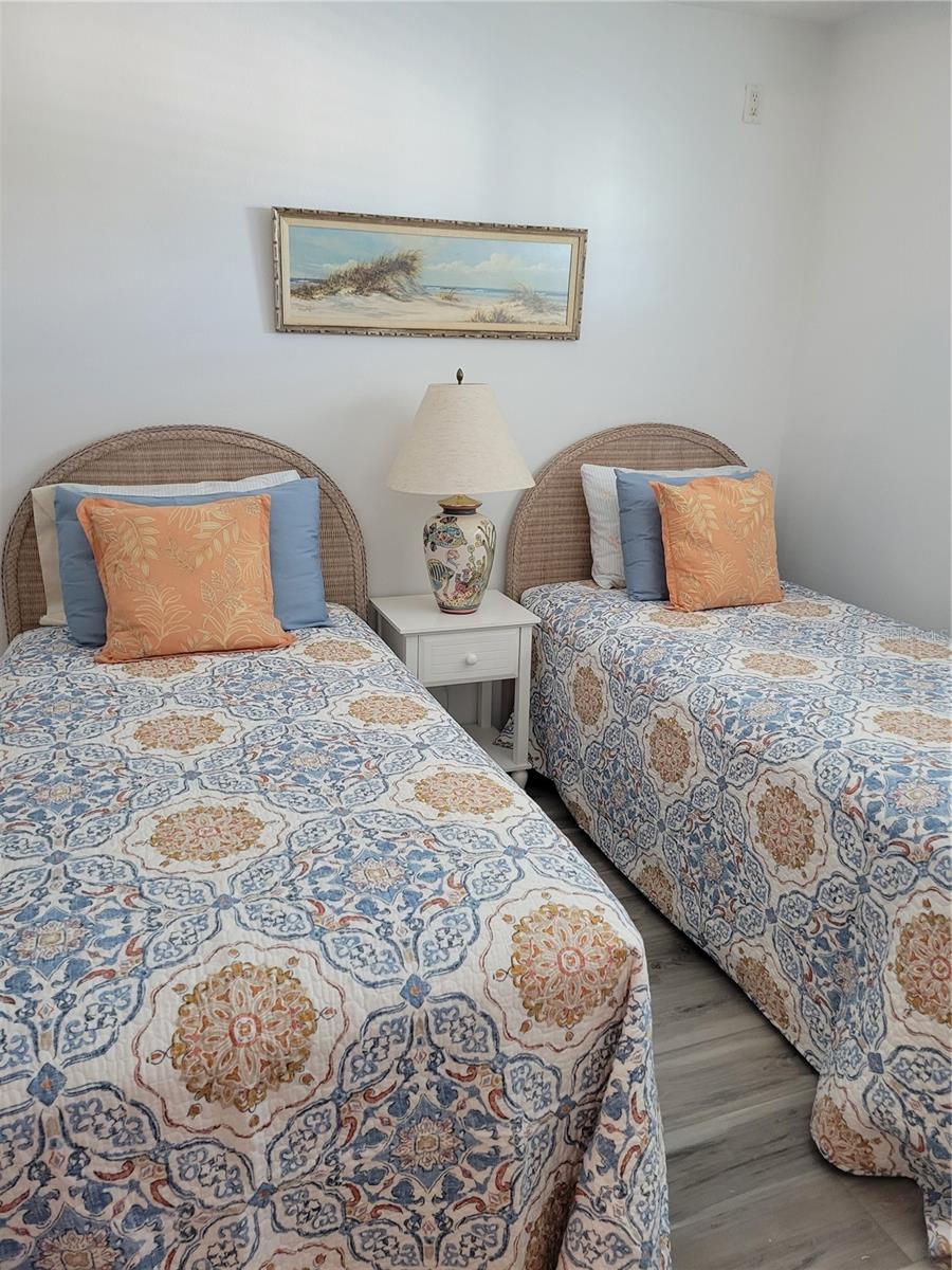 Image 25 of 27 For 220 Santa Maria Street 442