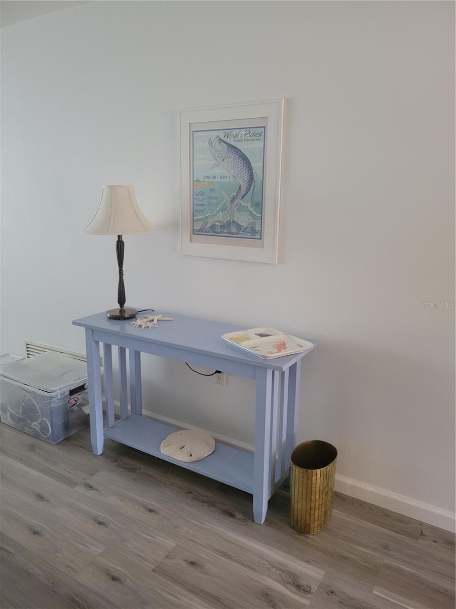 Image 9 of 27 For 220 Santa Maria Street 442