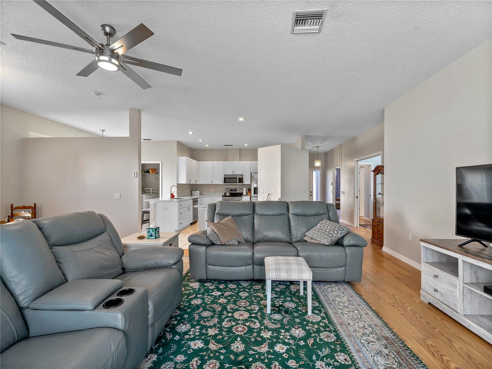 Image 10 of 60 For 4494 Del Sol Boulevard S