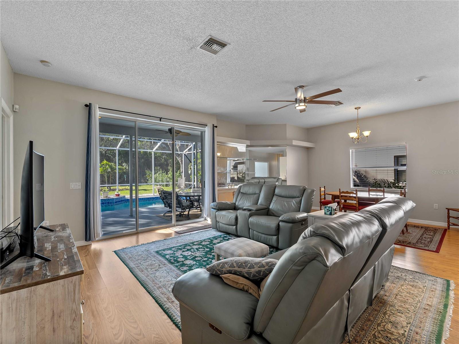 Image 11 of 60 For 4494 Del Sol Boulevard S