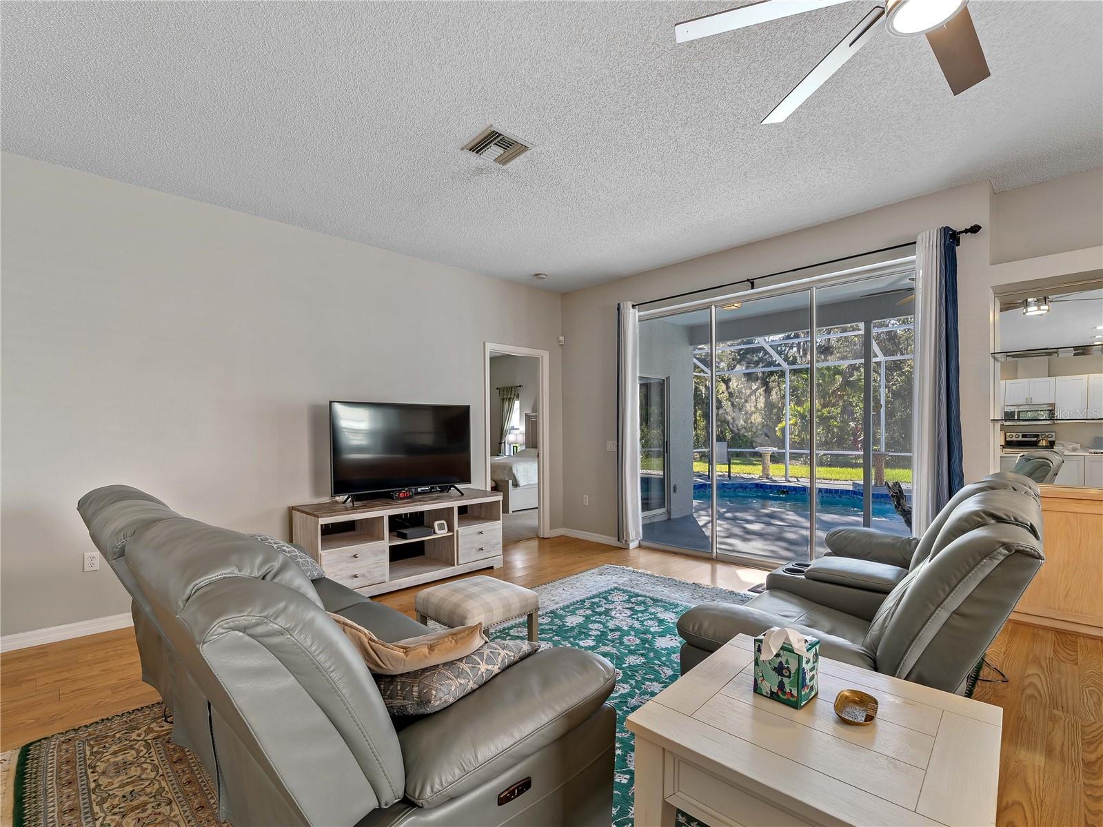 Image 12 of 60 For 4494 Del Sol Boulevard S