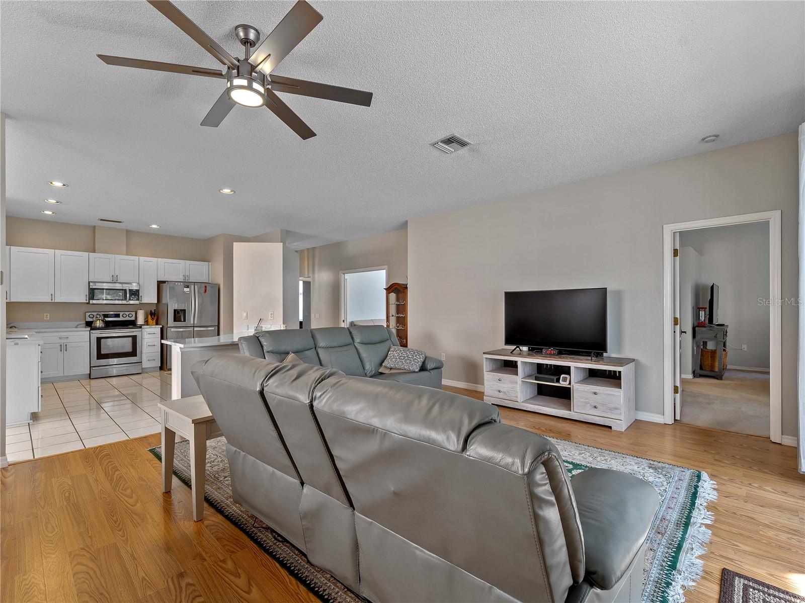 Image 13 of 60 For 4494 Del Sol Boulevard S