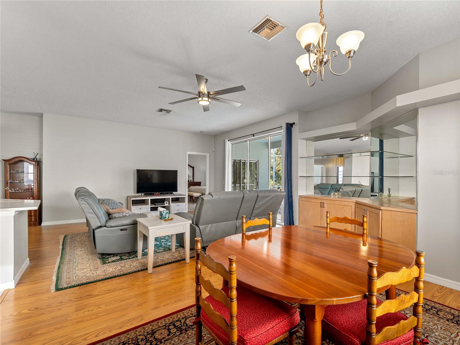 Image 21 of 60 For 4494 Del Sol Boulevard S