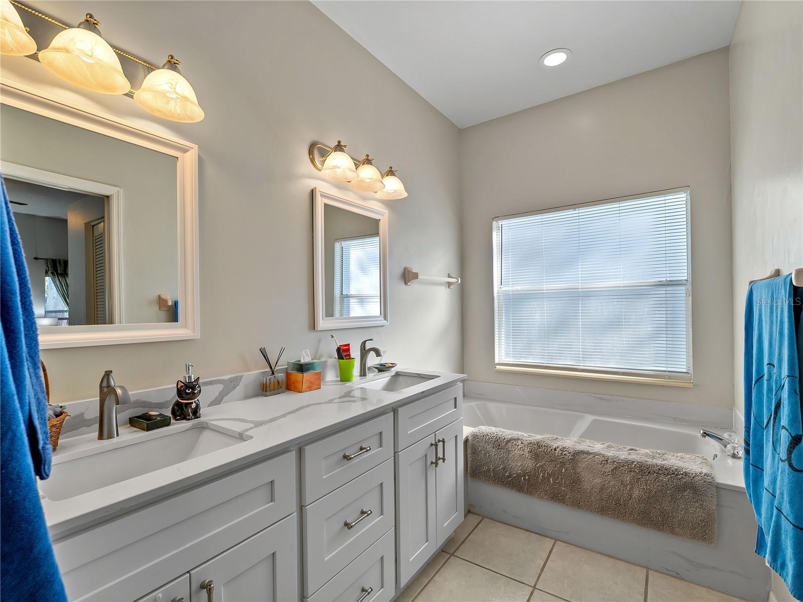 Image 28 of 60 For 4494 Del Sol Boulevard S