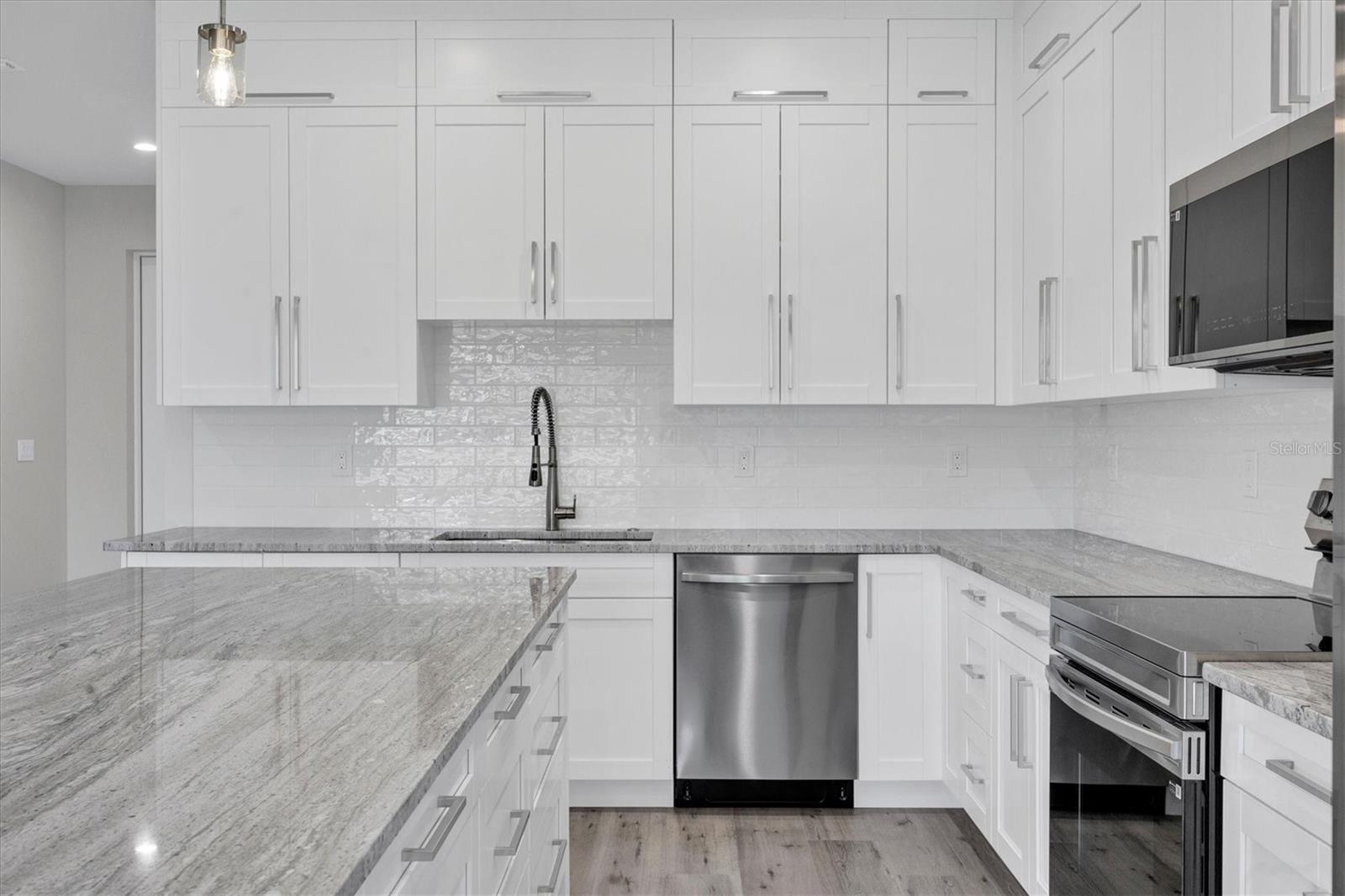 Image 17 of 36 For 9 Bunker Place