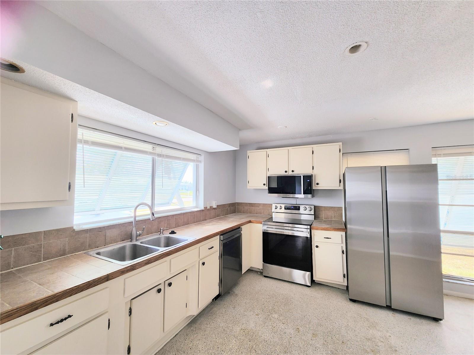 Image 4 of 45 For 6447 Safford Terrace