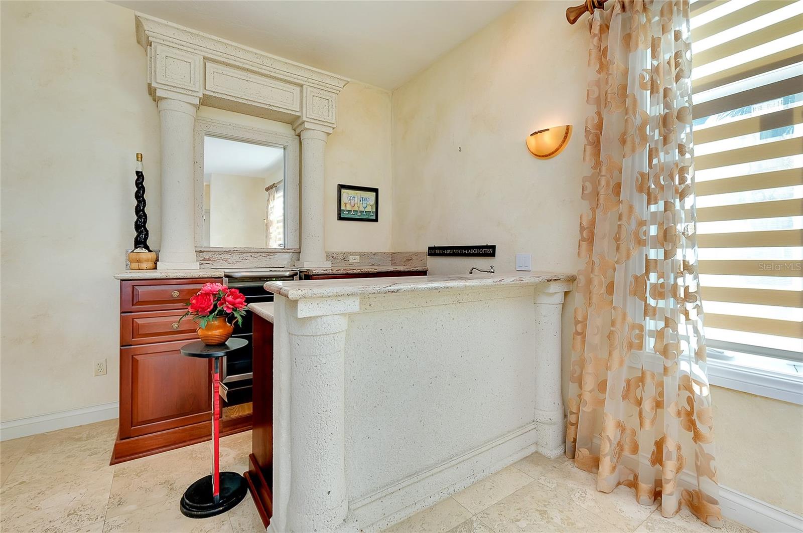 Image 18 of 90 For 213 The Esplanade S