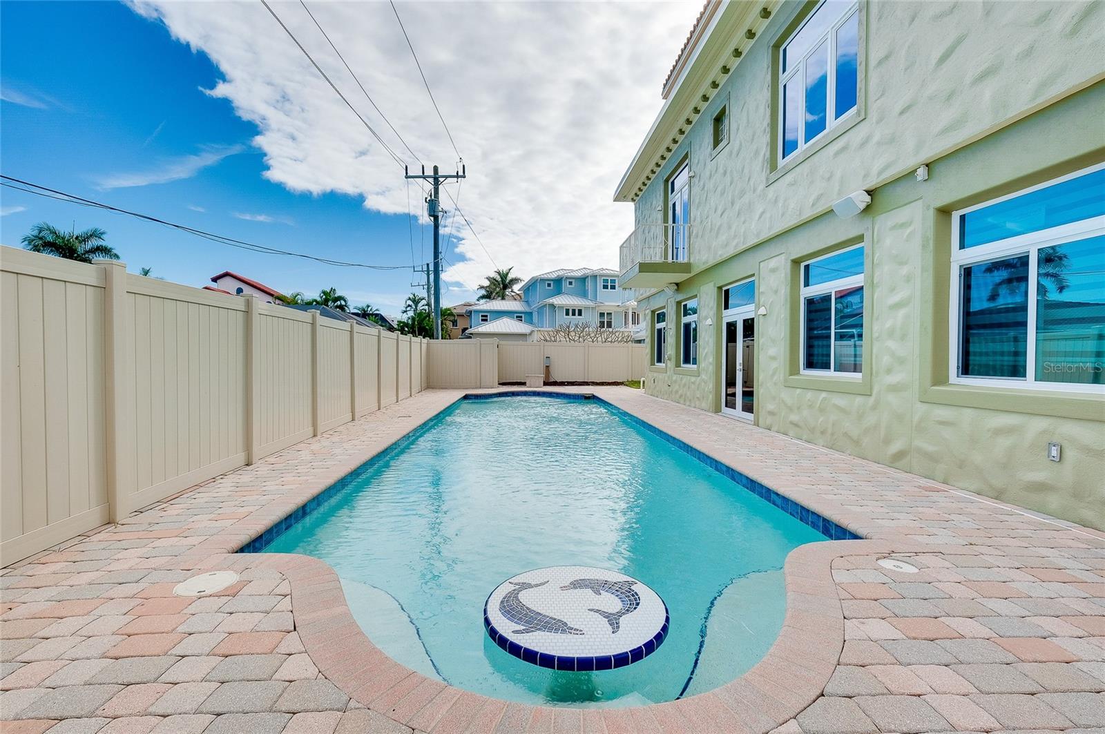 Image 52 of 90 For 213 The Esplanade S