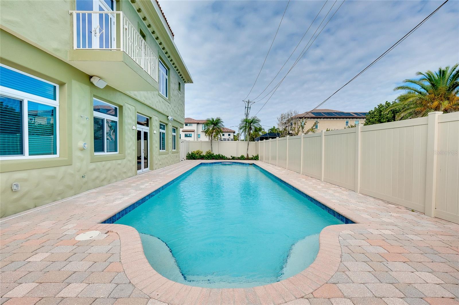 Image 55 of 90 For 213 The Esplanade S