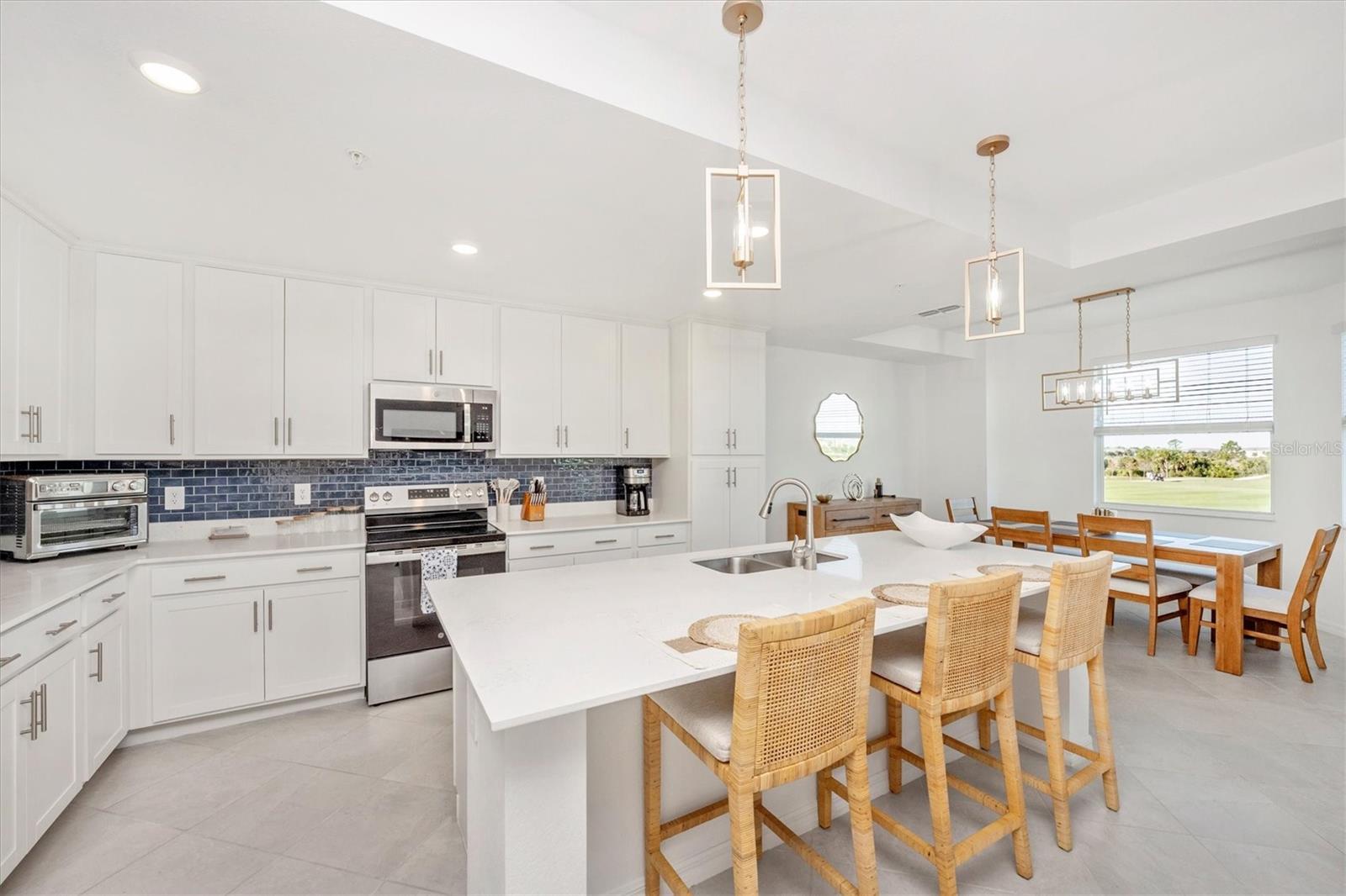 Image 6 of 99 For 17625 Opal Sand Drive 207