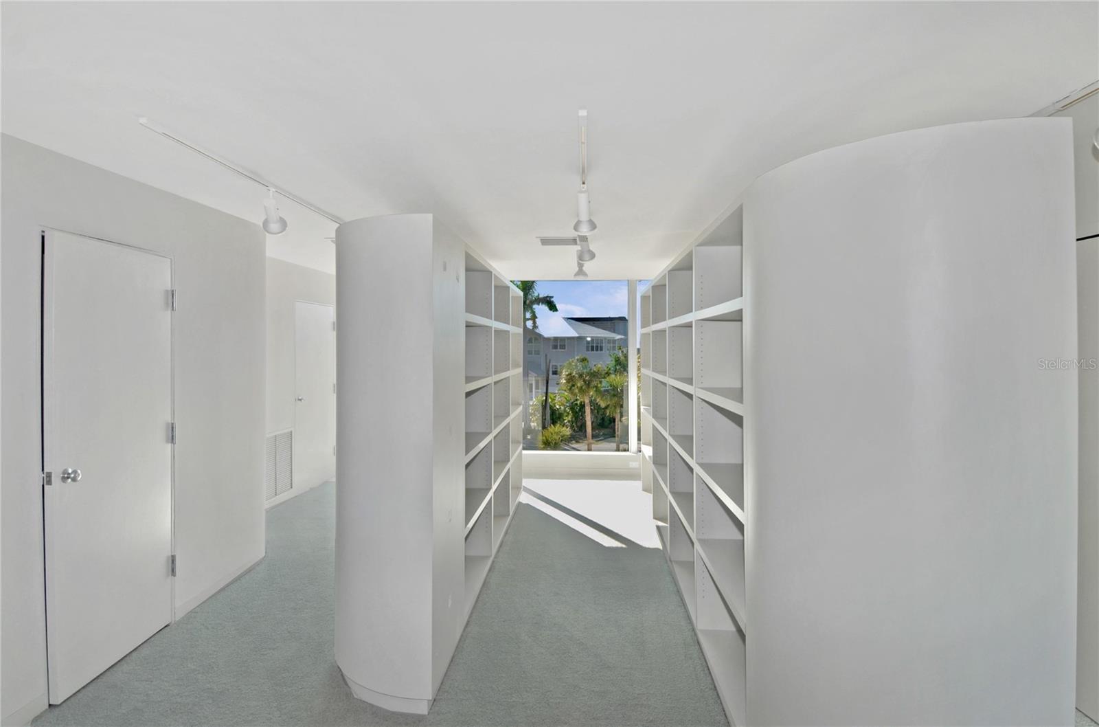 Image 14 of 90 For 713 El Dorado Drive