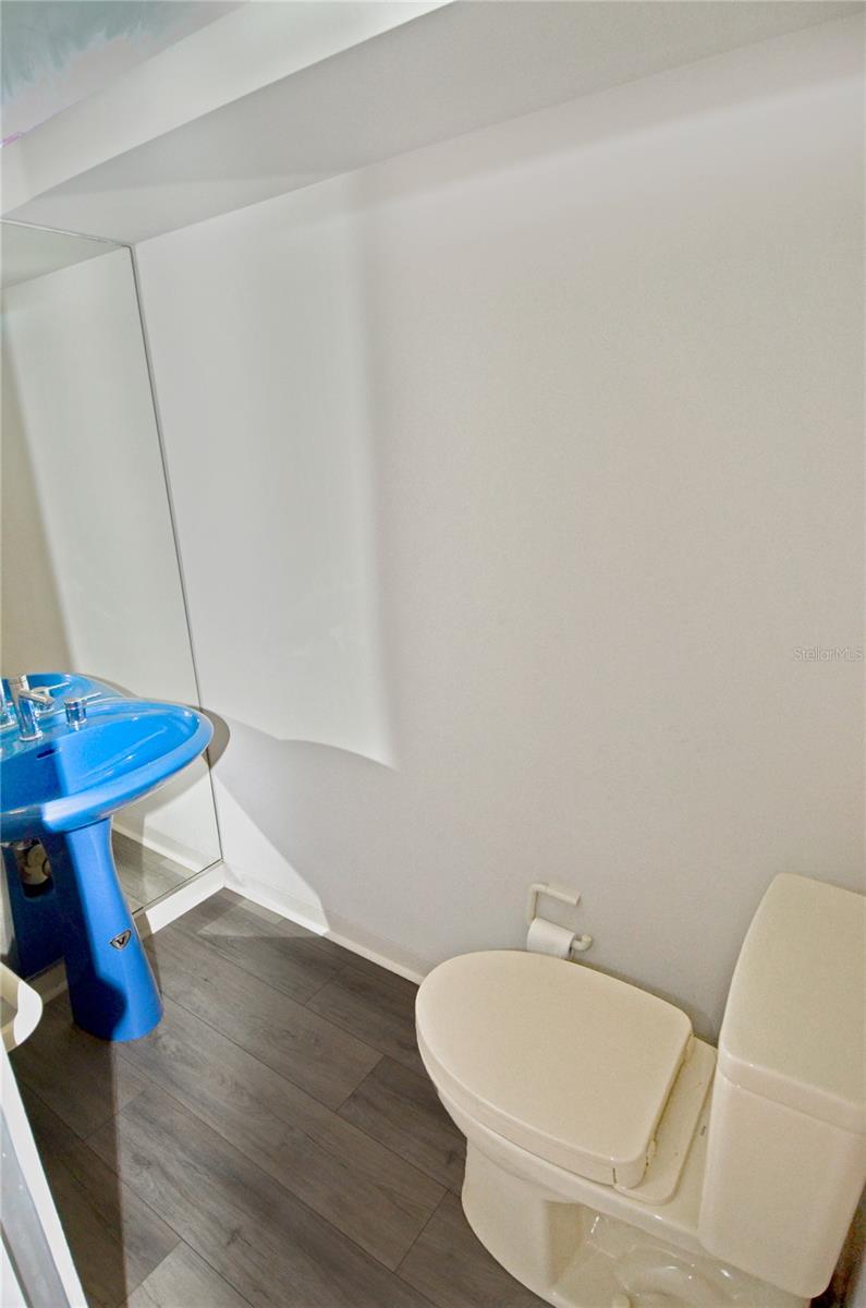 Image 27 of 90 For 713 El Dorado Drive