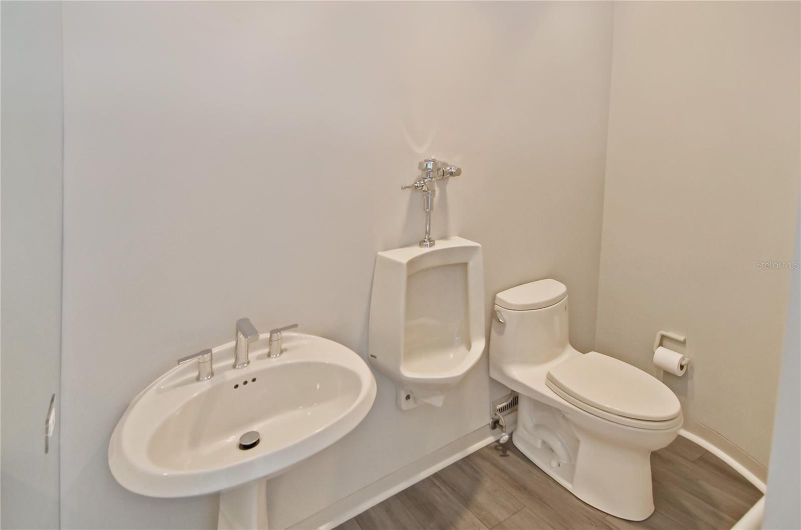 Image 35 of 90 For 713 El Dorado Drive