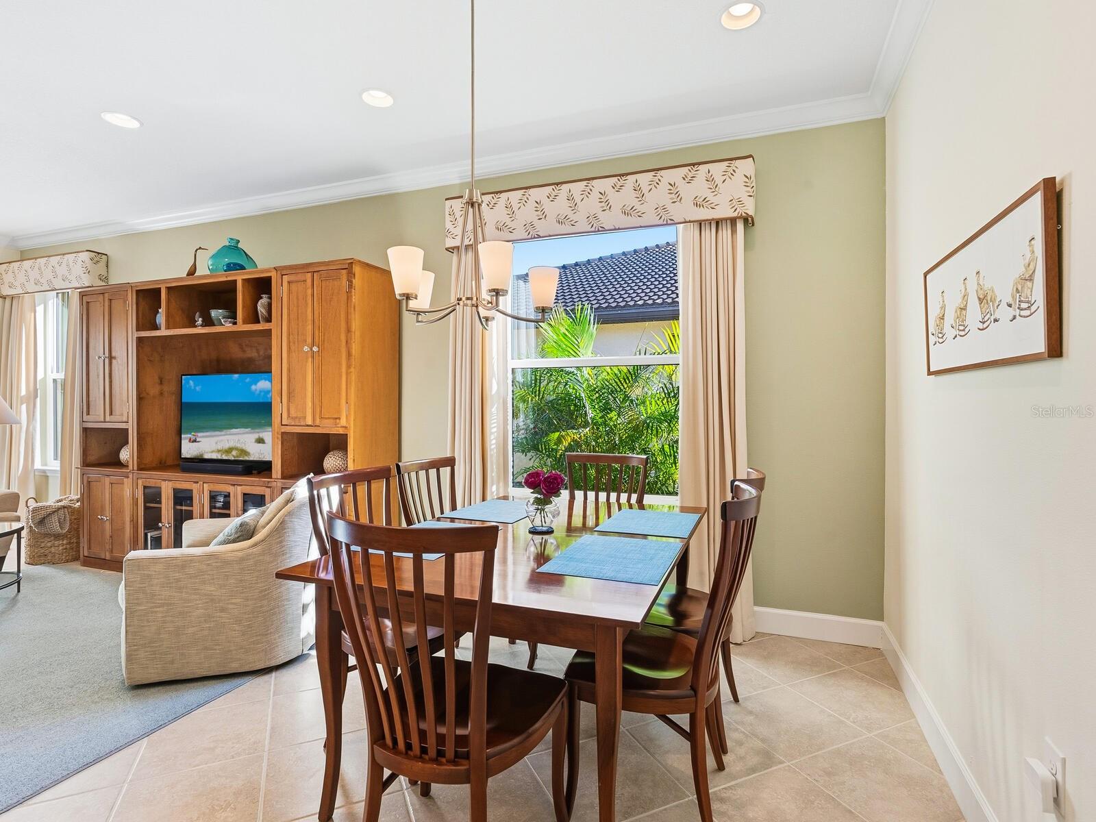 Image 13 of 40 For 11090 Campazzo Drive