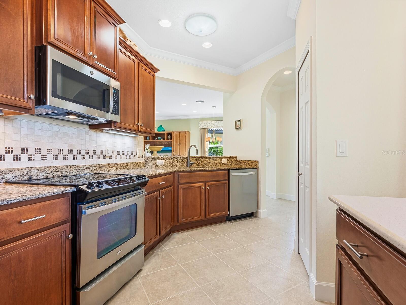 Image 18 of 40 For 11090 Campazzo Drive