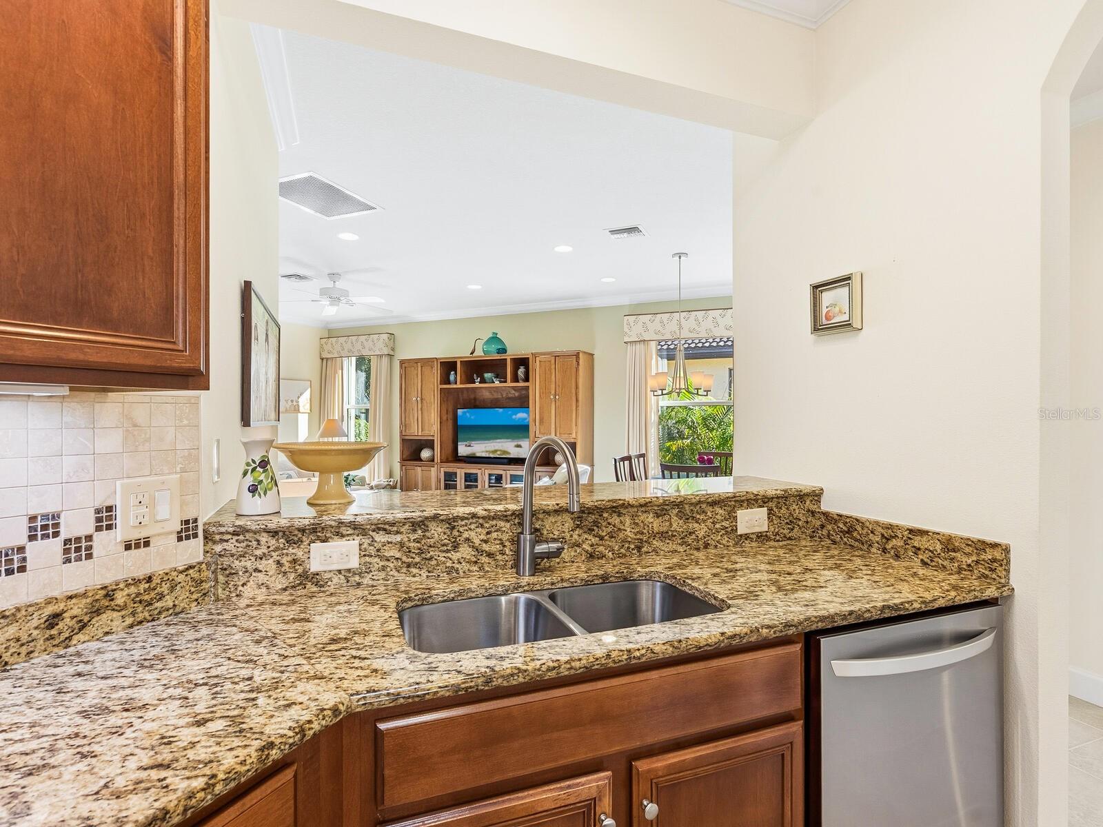 Image 19 of 40 For 11090 Campazzo Drive