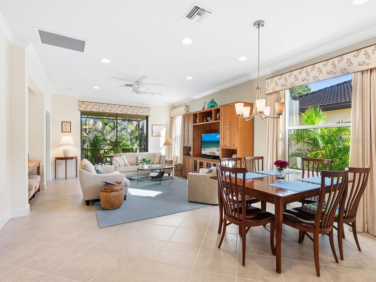 Image 4 of 40 For 11090 Campazzo Drive