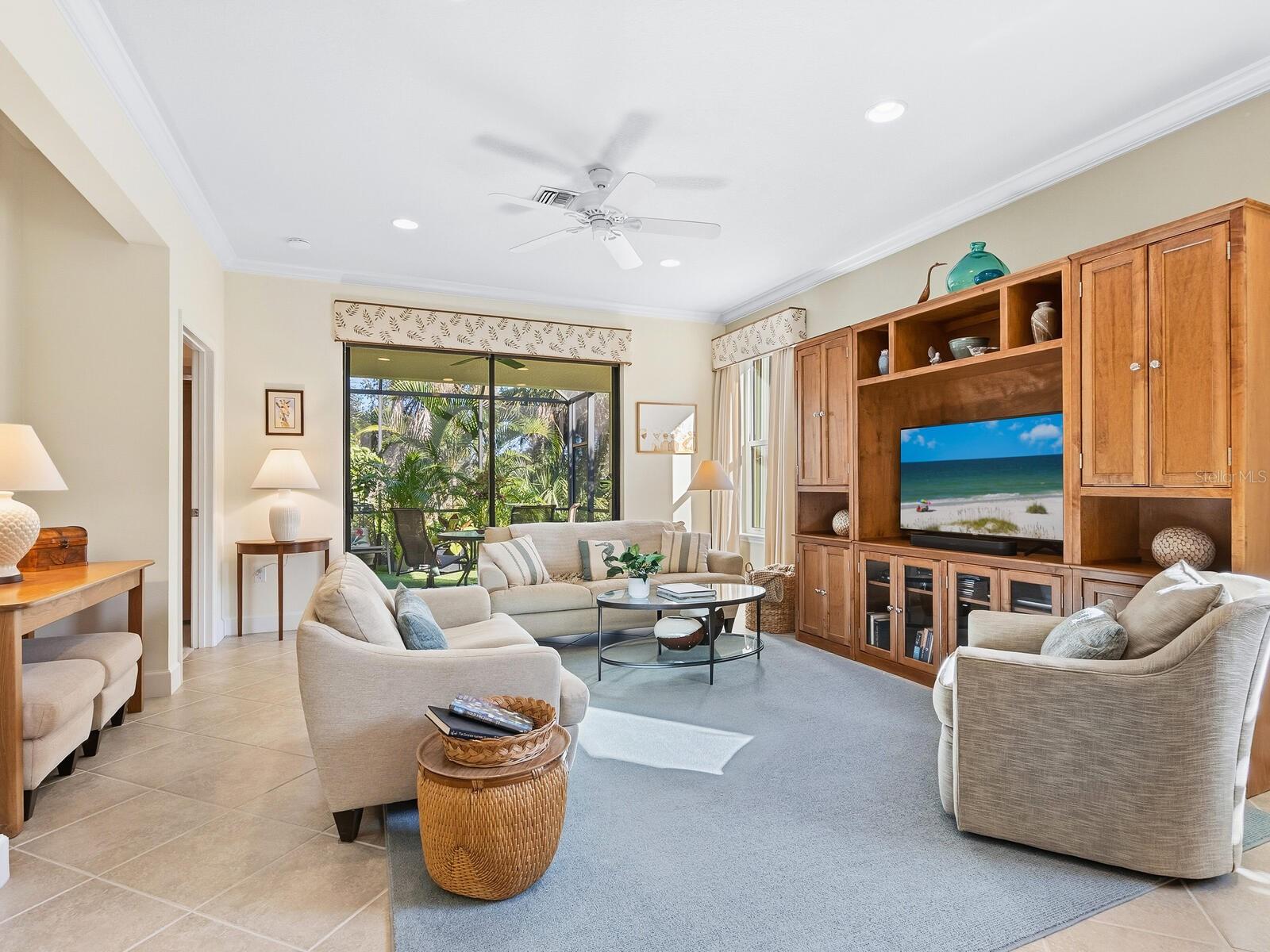 Image 5 of 40 For 11090 Campazzo Drive