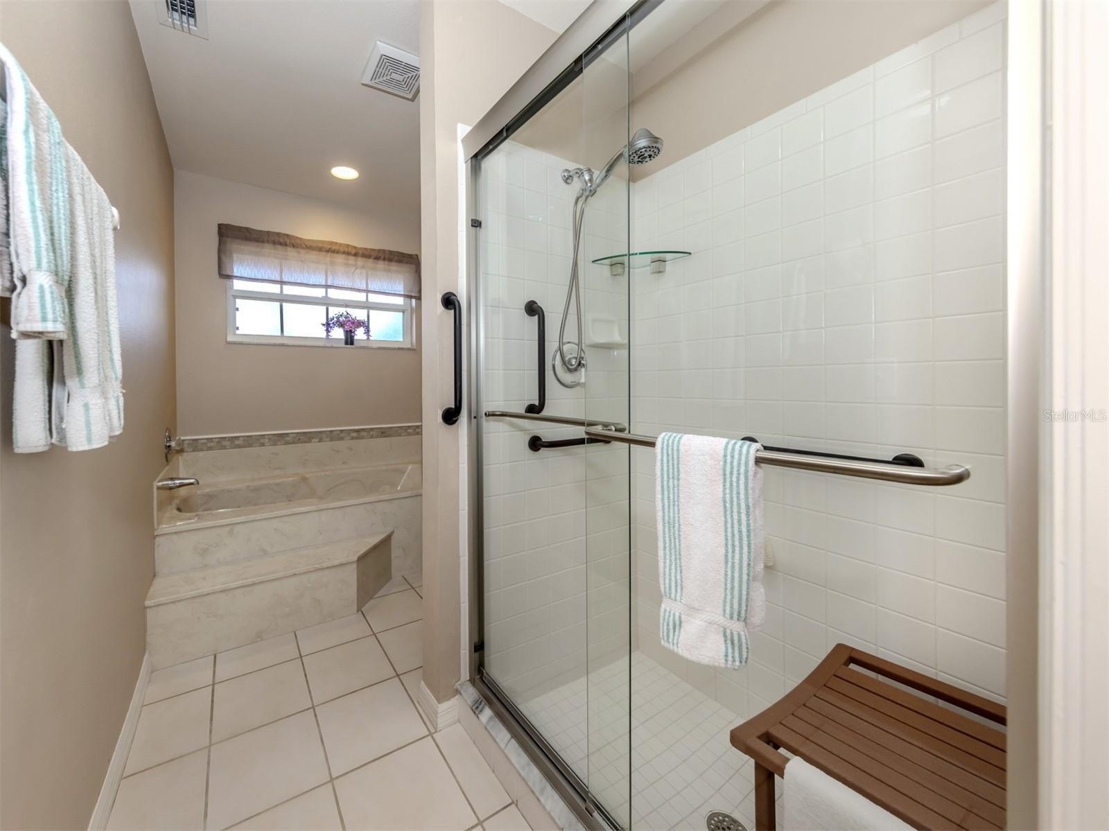 Image 15 of 44 For 561 Clubside Circle  58