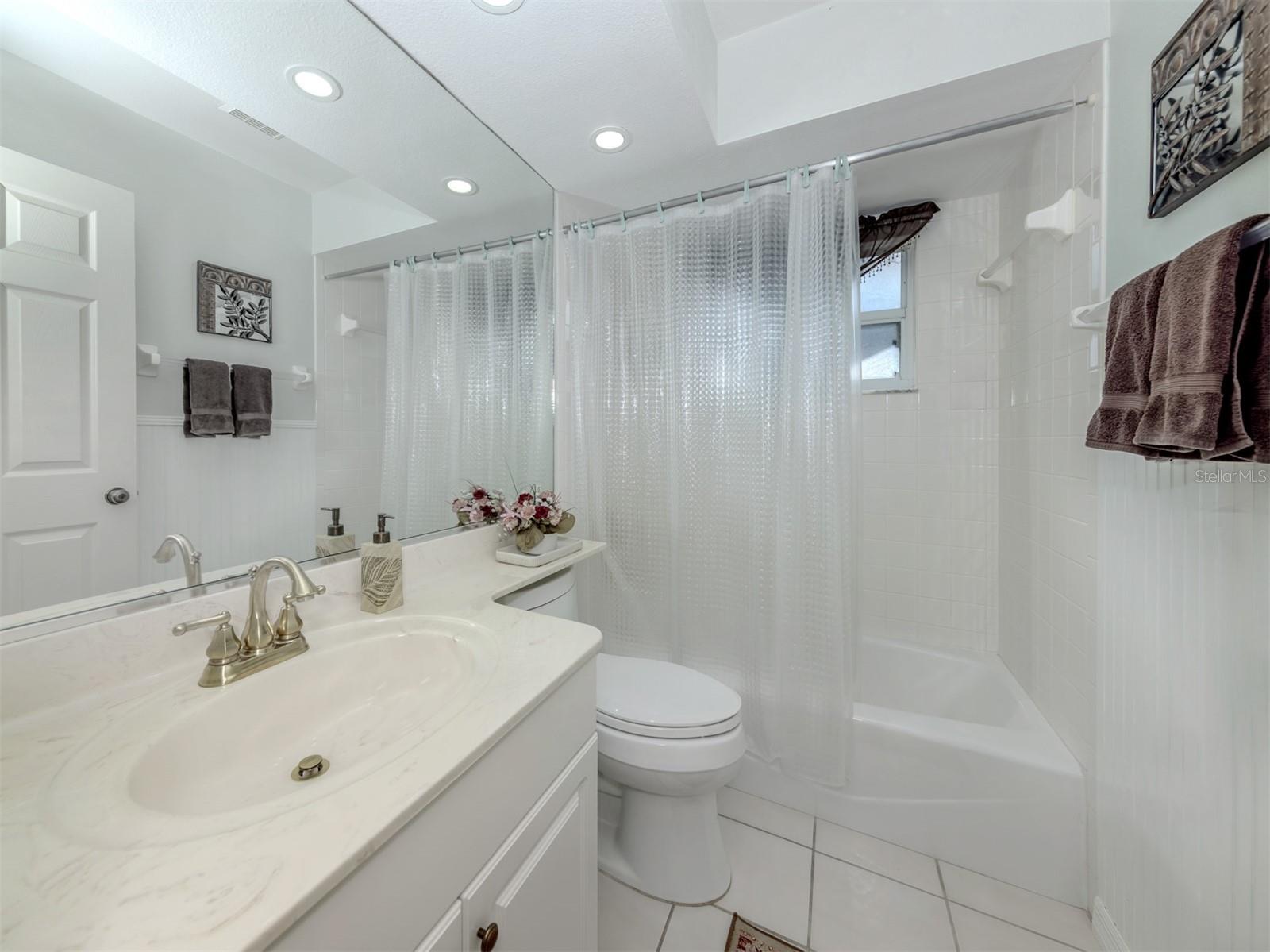 Image 18 of 44 For 561 Clubside Circle  58