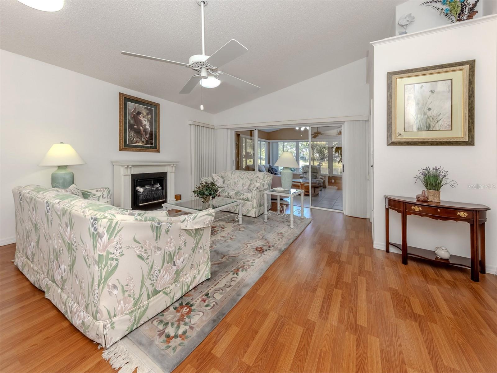 Image 5 of 44 For 561 Clubside Circle  58