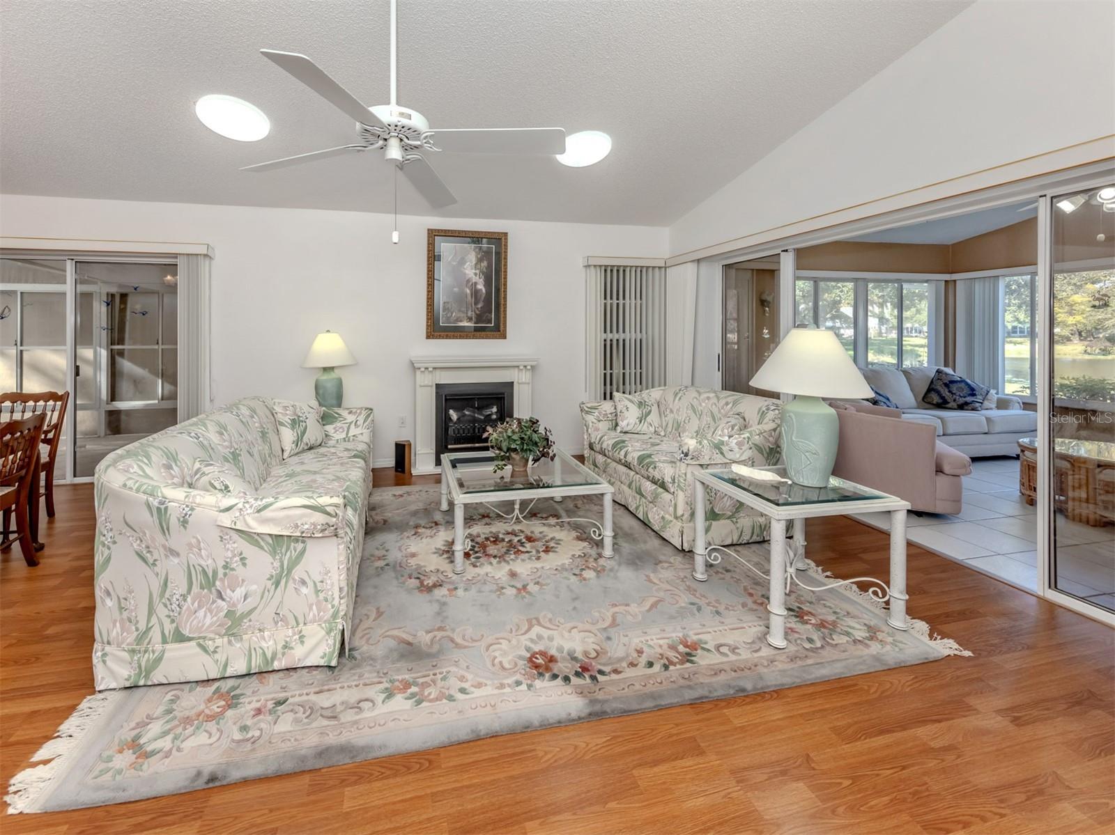 Image 6 of 44 For 561 Clubside Circle  58