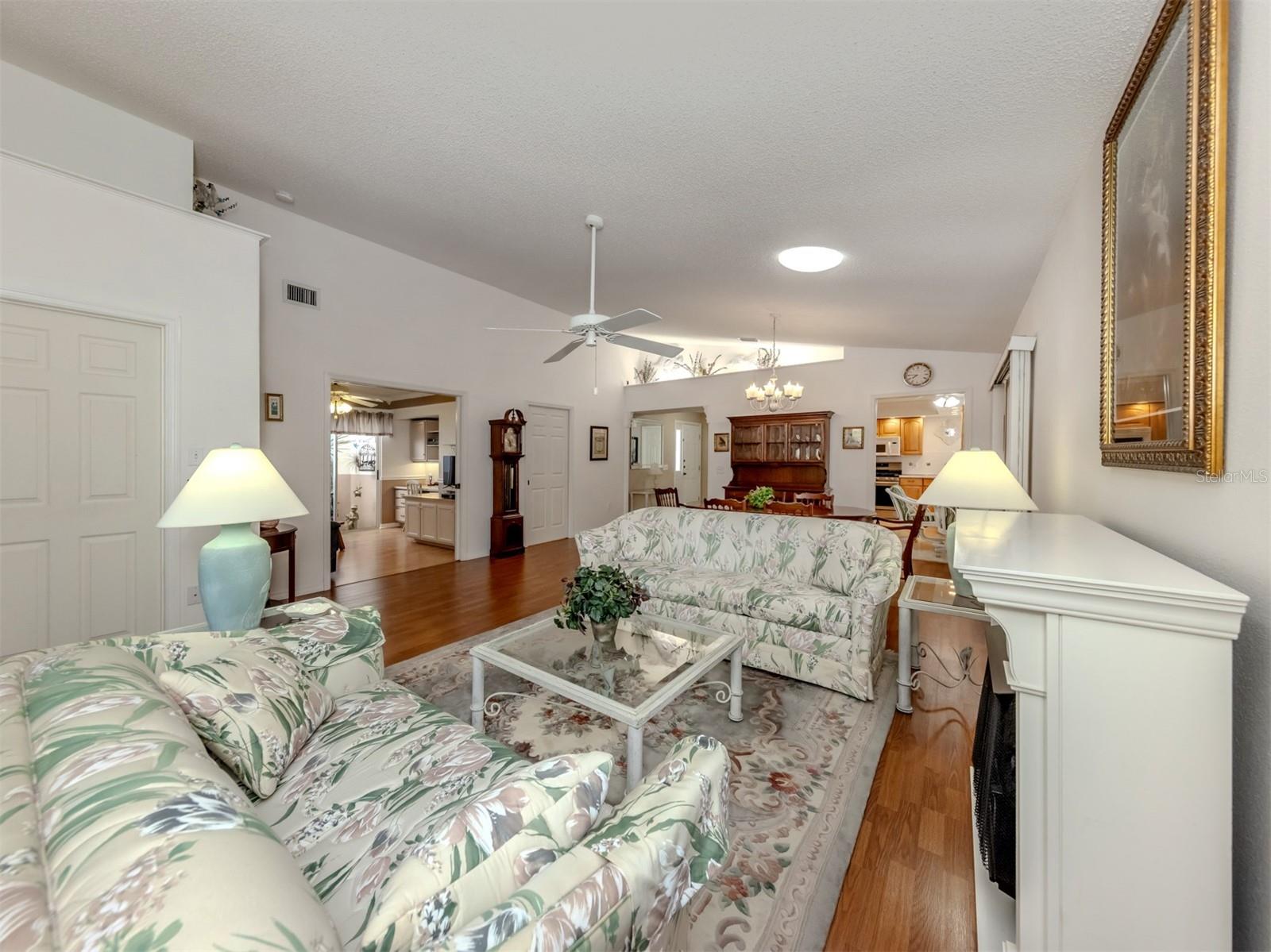 Image 8 of 44 For 561 Clubside Circle  58