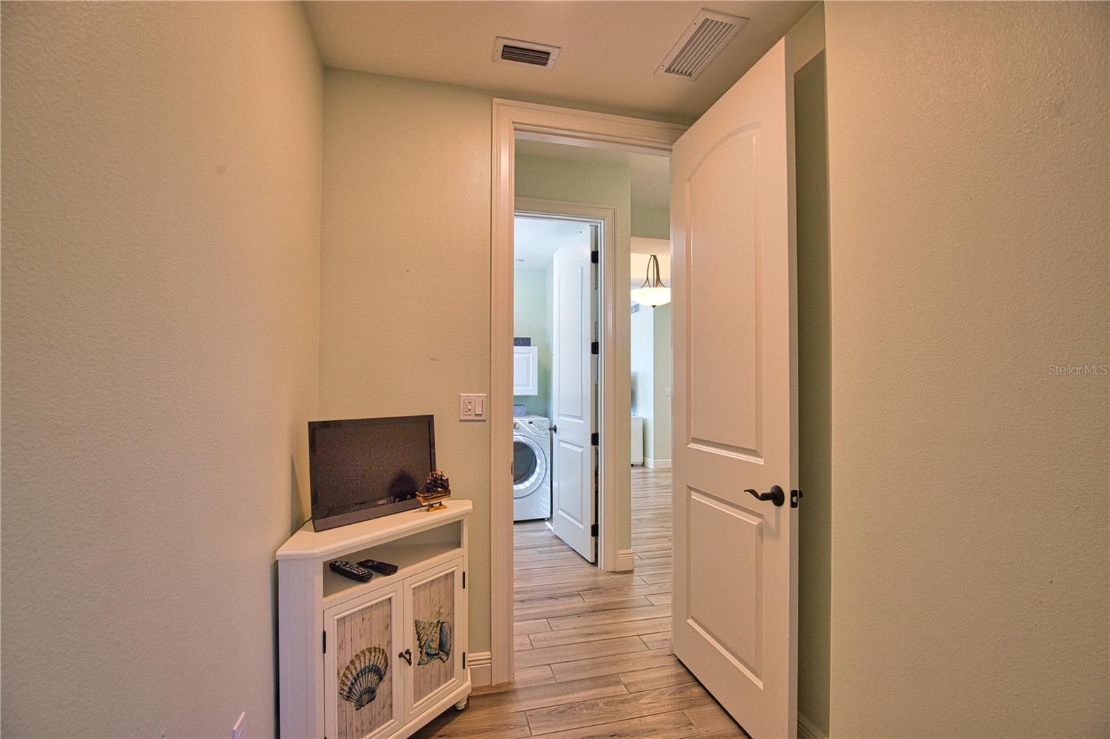 Image 31 of 42 For 830 The Esplanade N 201