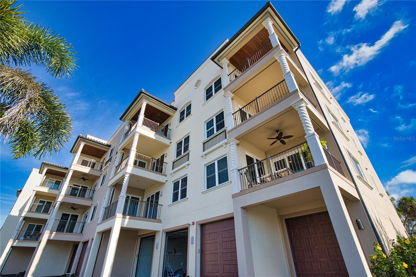 Image 33 of 42 For 830 The Esplanade N 201