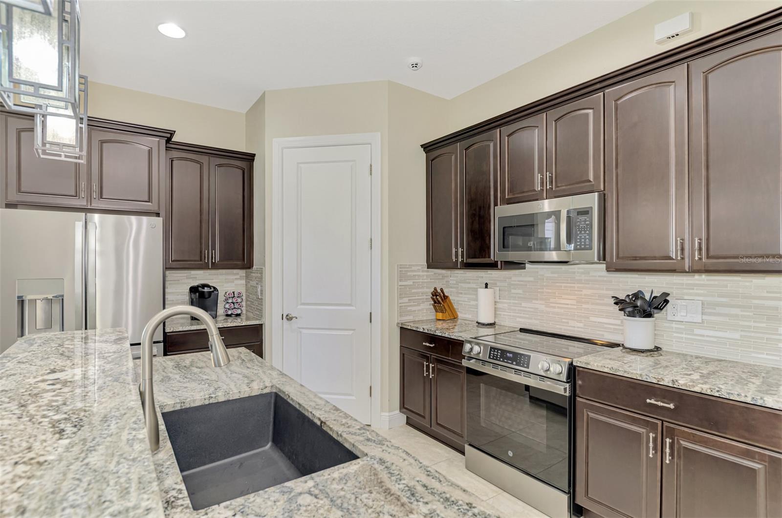 Image 20 of 60 For 10415 Medjool Drive