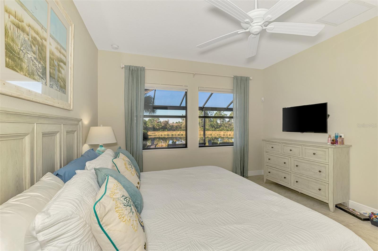 Image 31 of 60 For 10415 Medjool Drive